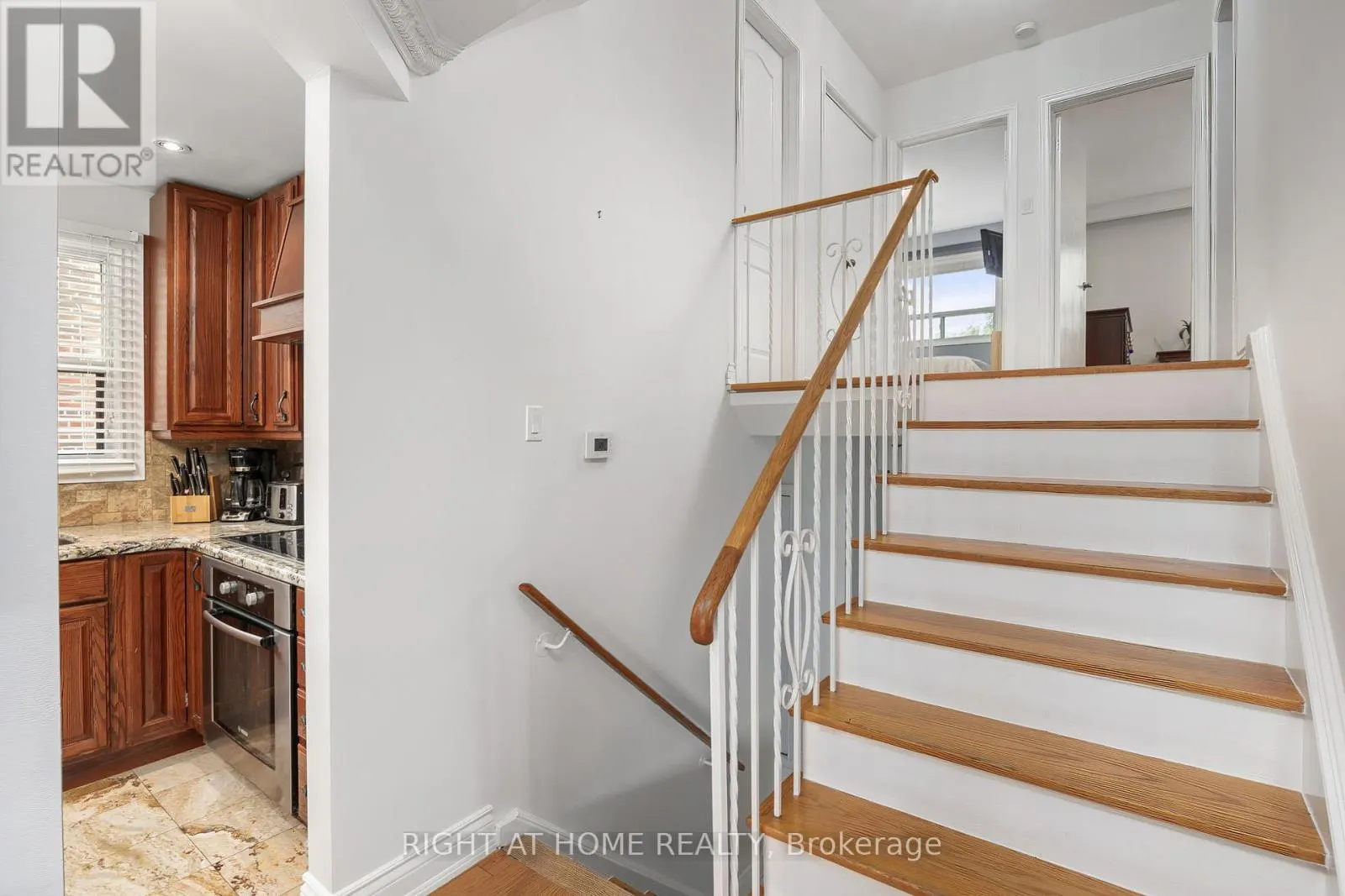 30 HAWTHORNE ROAD