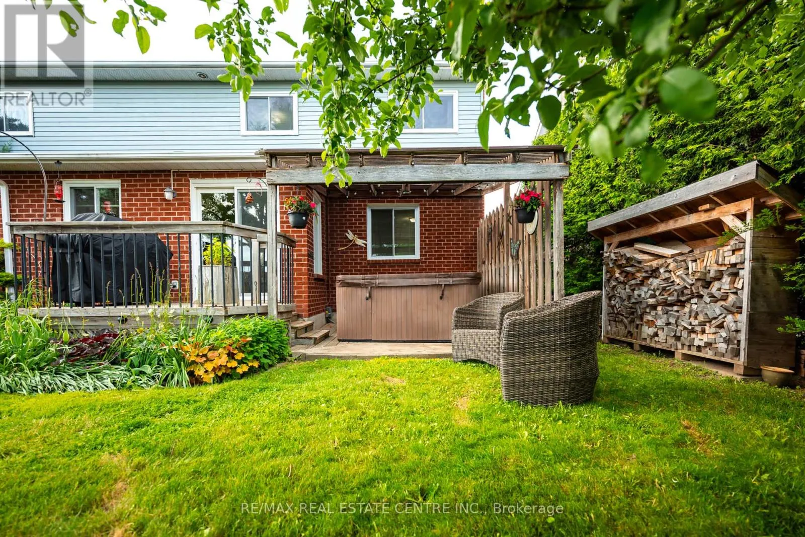 8 PASSMORE AVENUE