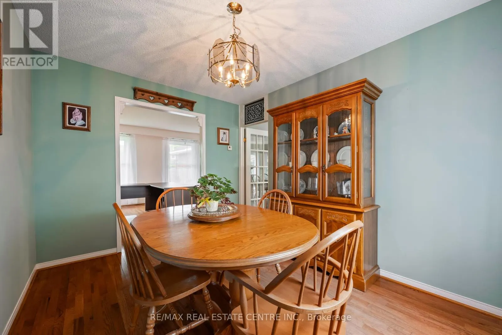 8 PASSMORE AVENUE