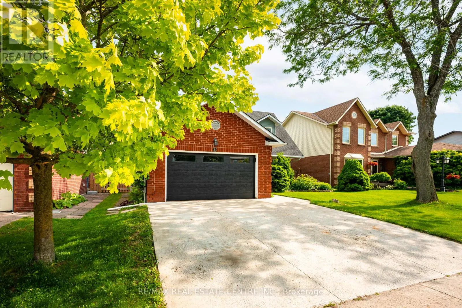 8 PASSMORE AVENUE