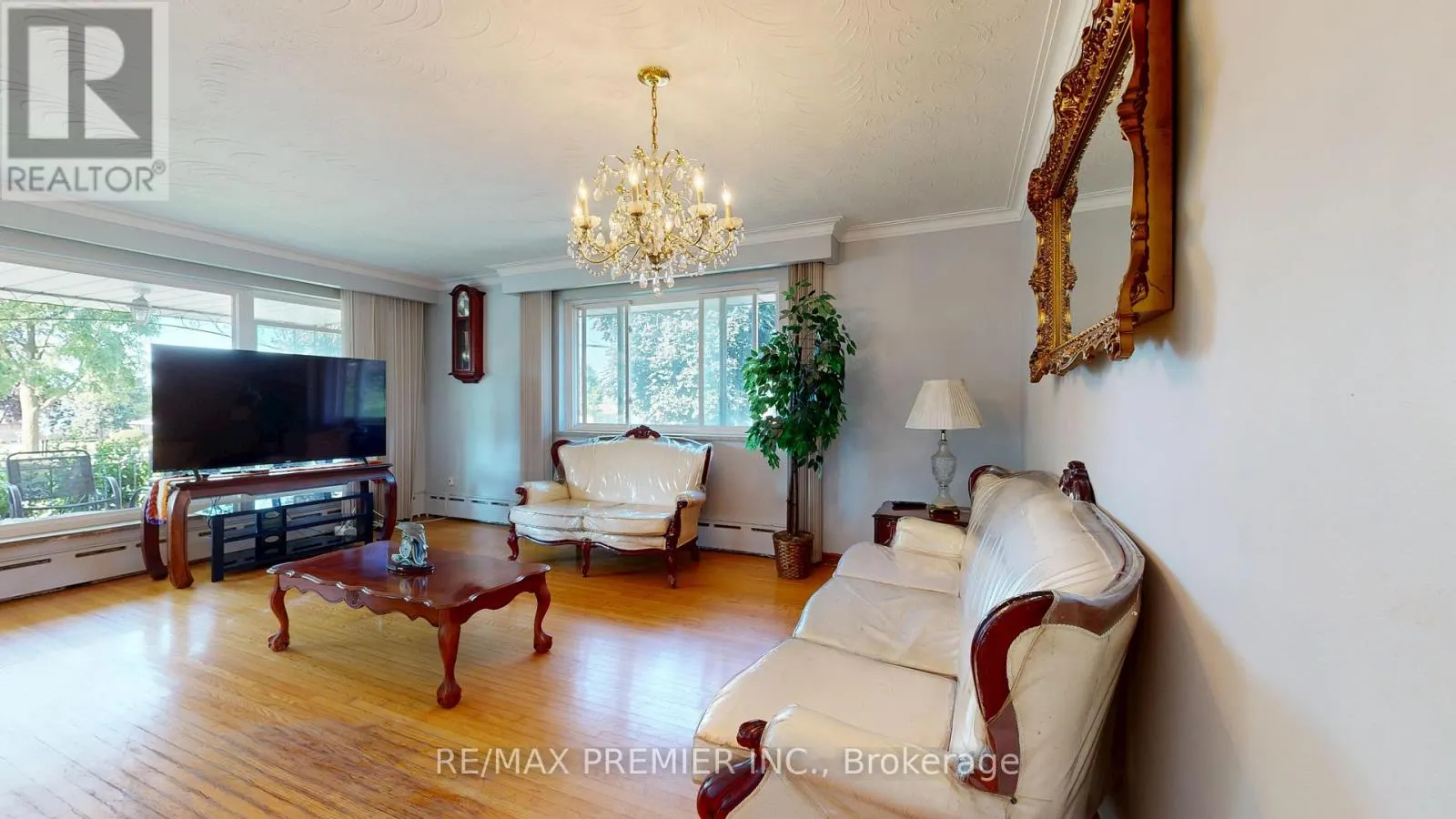 574 QUEENS DRIVE