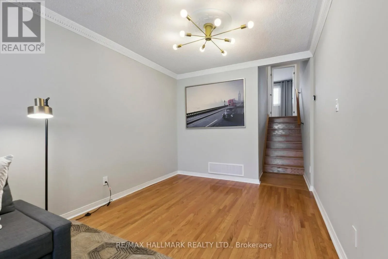 13 FONTHILL PLACE