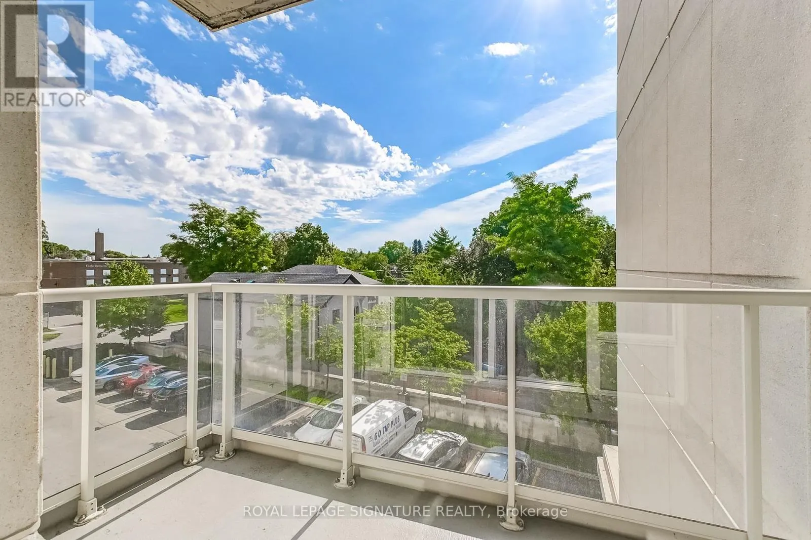 320 - 3865 LAKE SHORE BOULEVARD W