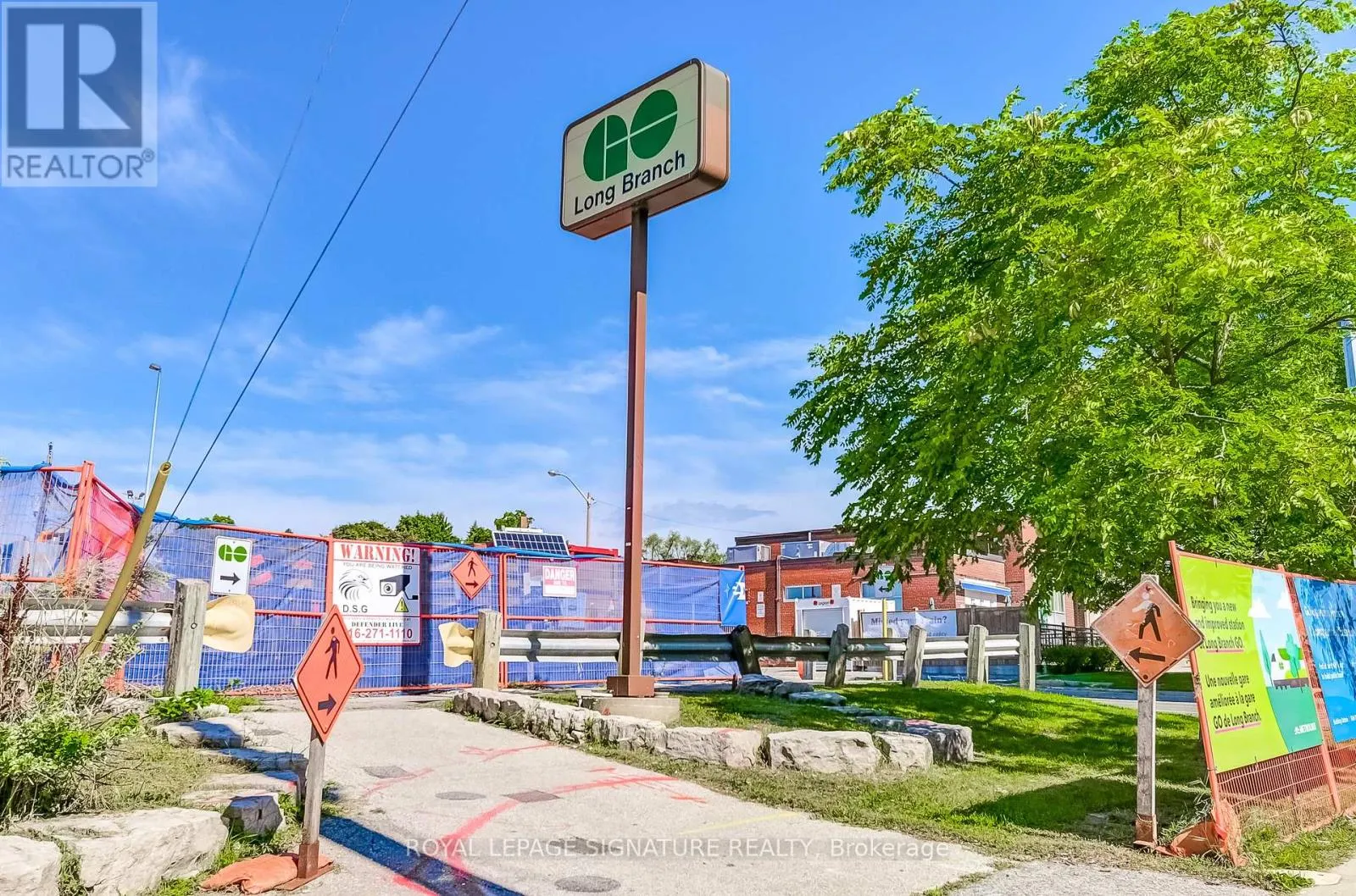 320 - 3865 LAKE SHORE BOULEVARD W
