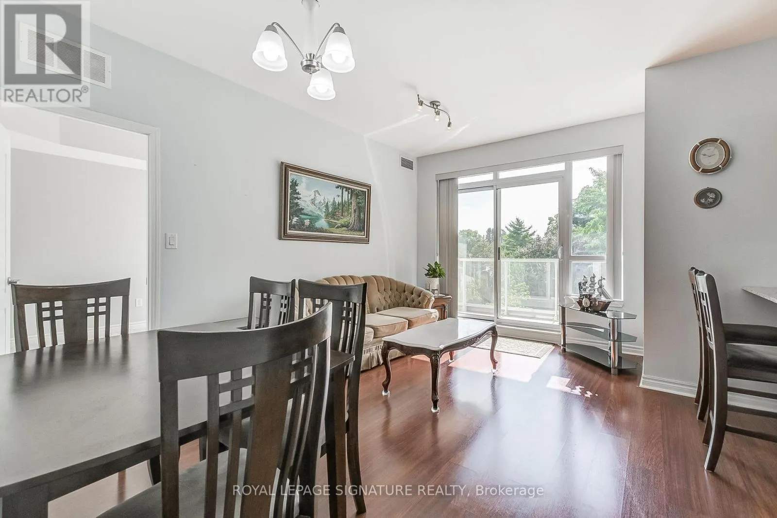 320 - 3865 LAKE SHORE BOULEVARD W