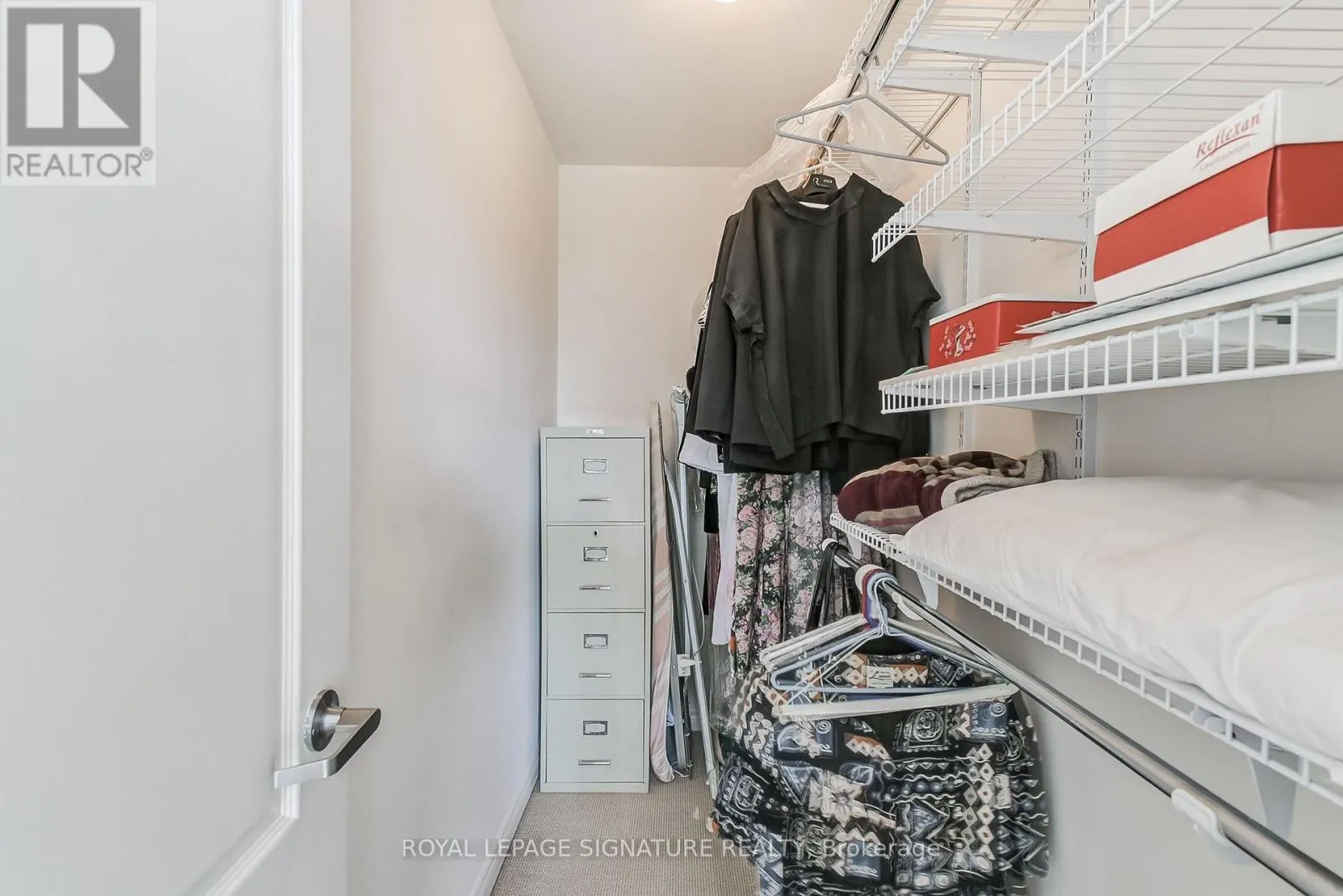 320 - 3865 LAKE SHORE BOULEVARD W