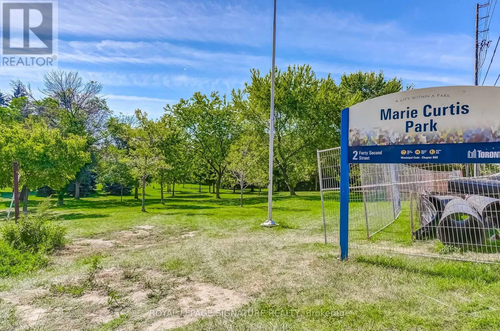 320 - 3865 LAKE SHORE BOULEVARD W
