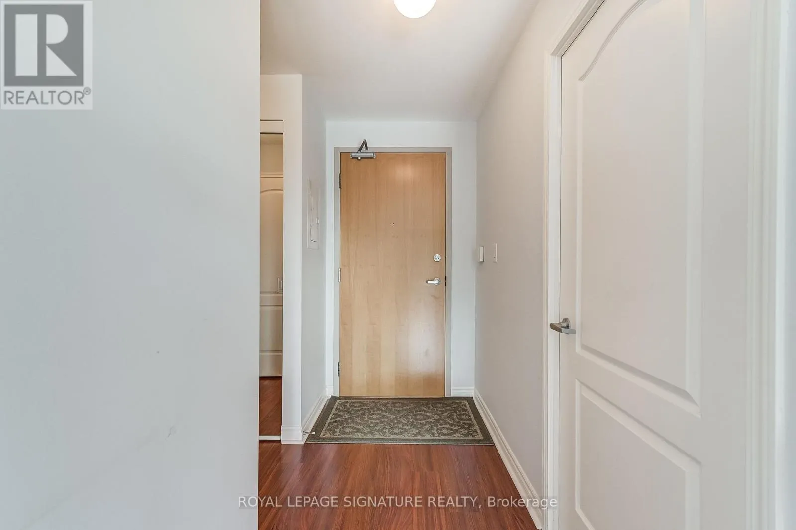 320 - 3865 LAKE SHORE BOULEVARD W