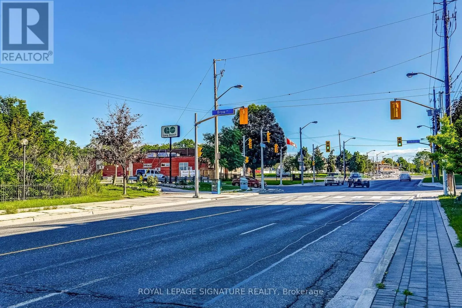 320 - 3865 LAKE SHORE BOULEVARD W