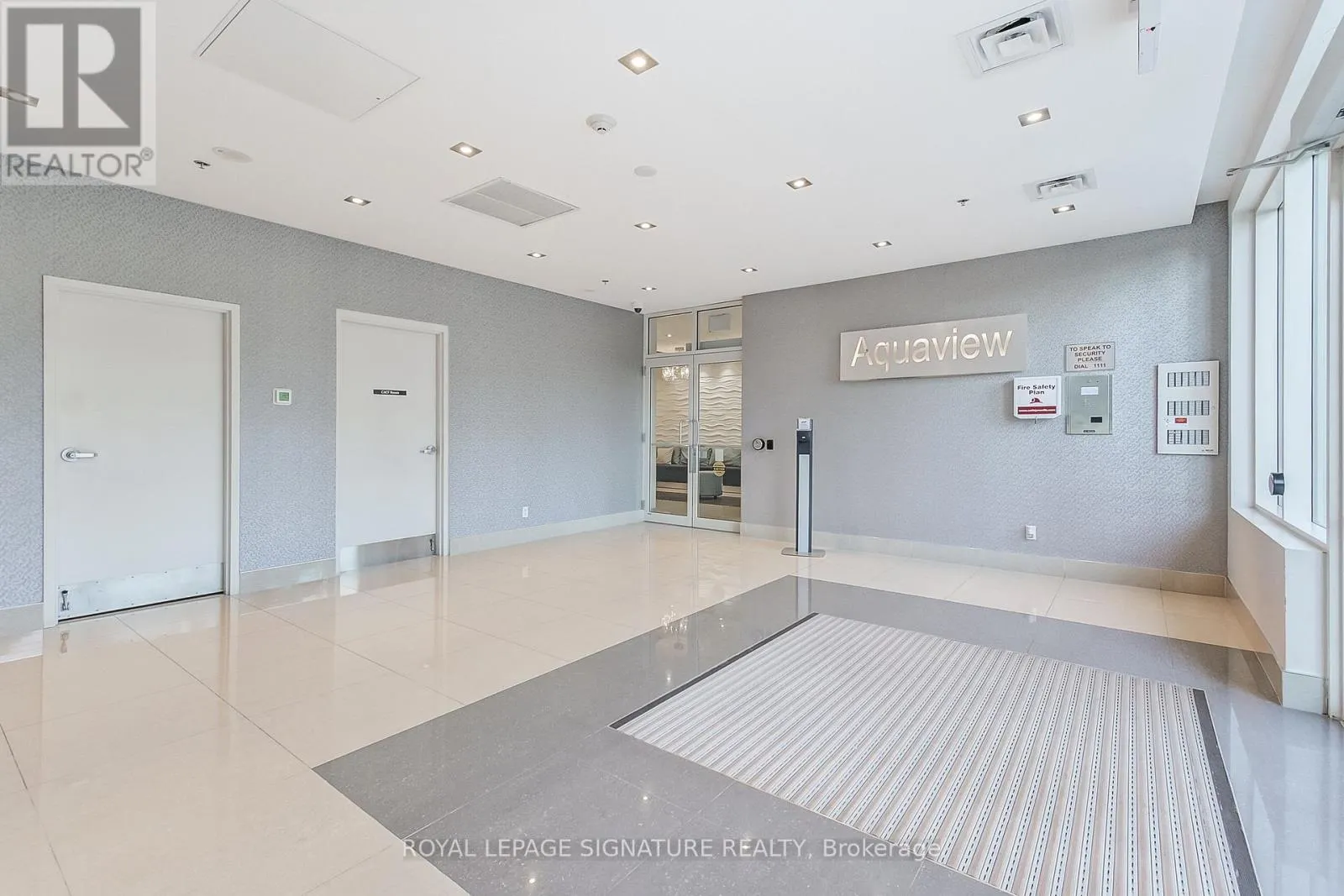 320 - 3865 LAKE SHORE BOULEVARD W