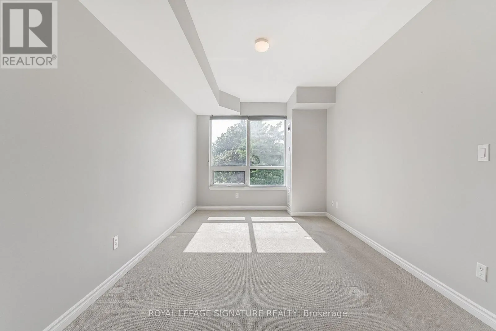 320 - 3865 LAKE SHORE BOULEVARD W