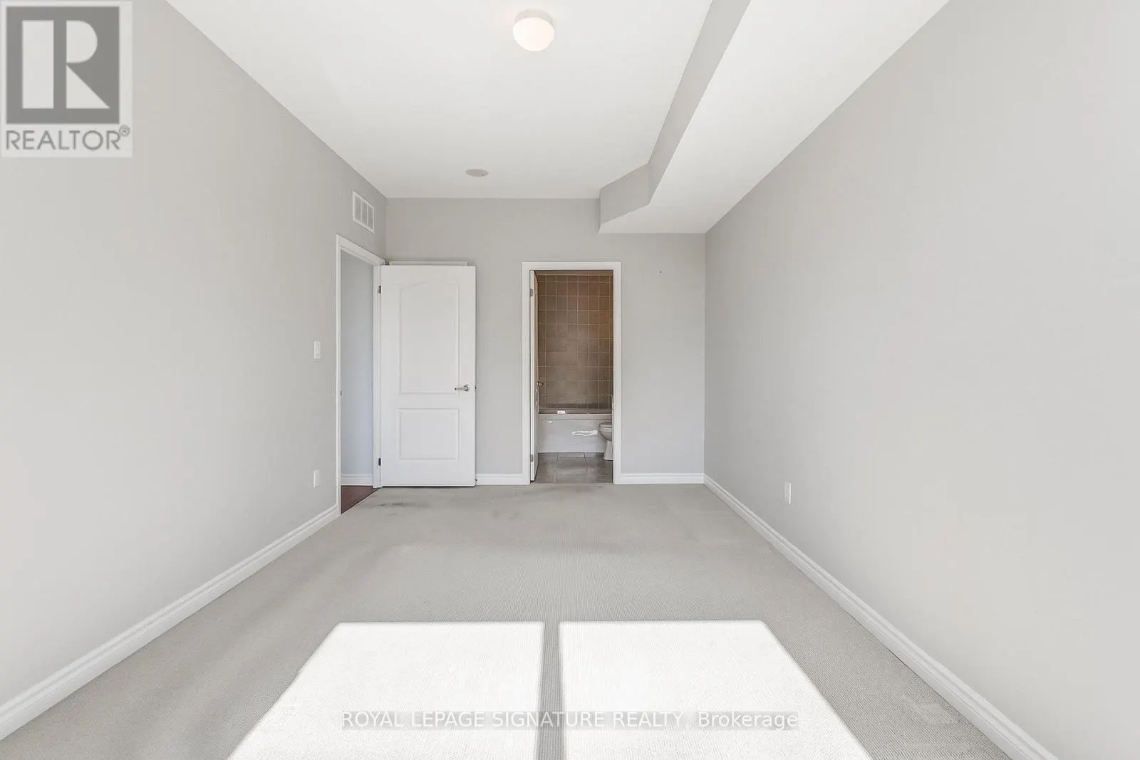 320 - 3865 LAKE SHORE BOULEVARD W