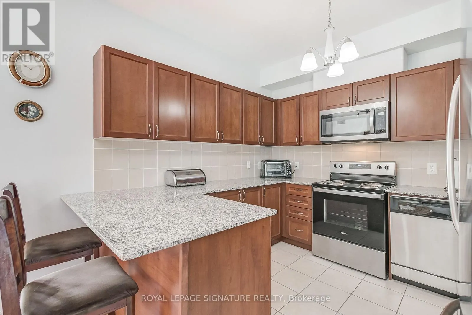 320 - 3865 LAKE SHORE BOULEVARD W