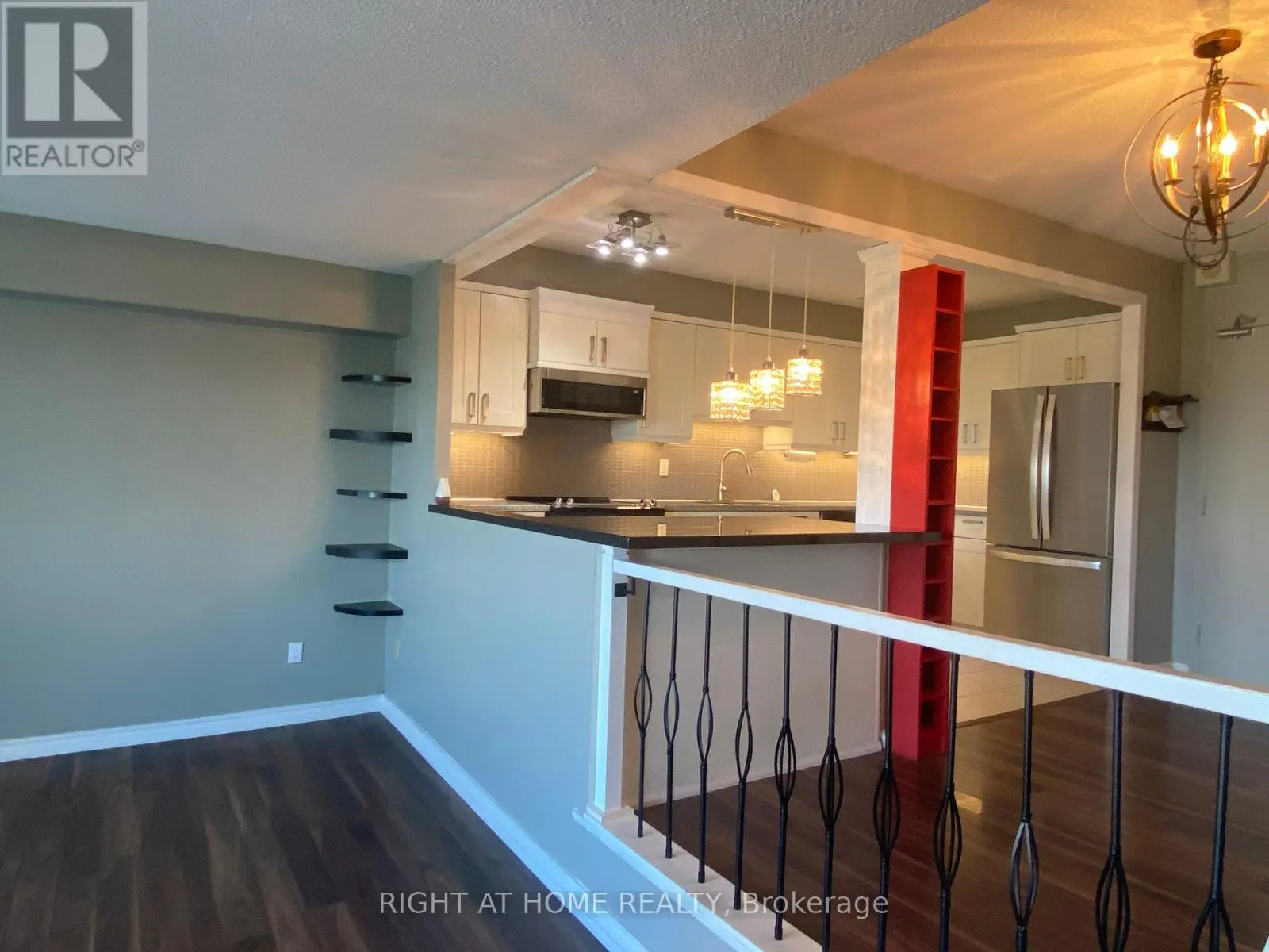1304 - 240 SCARLETT ROAD