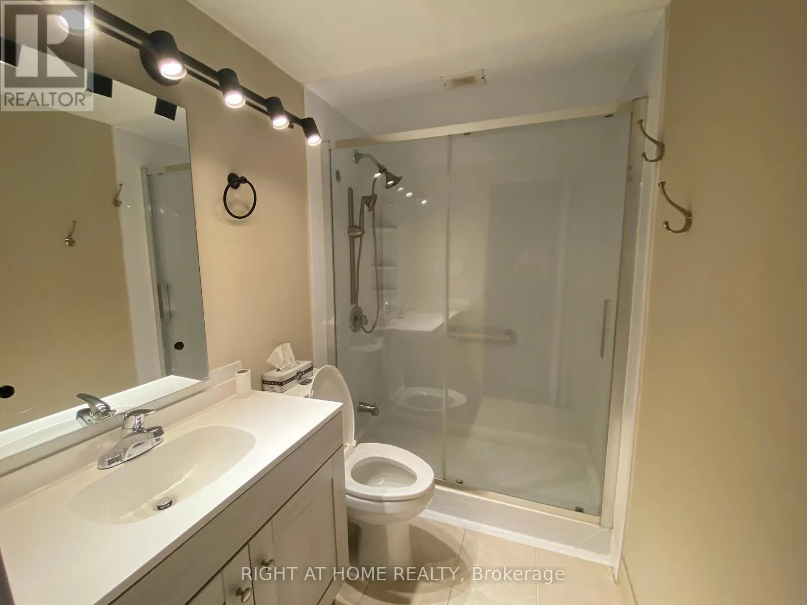 1304 - 240 SCARLETT ROAD
