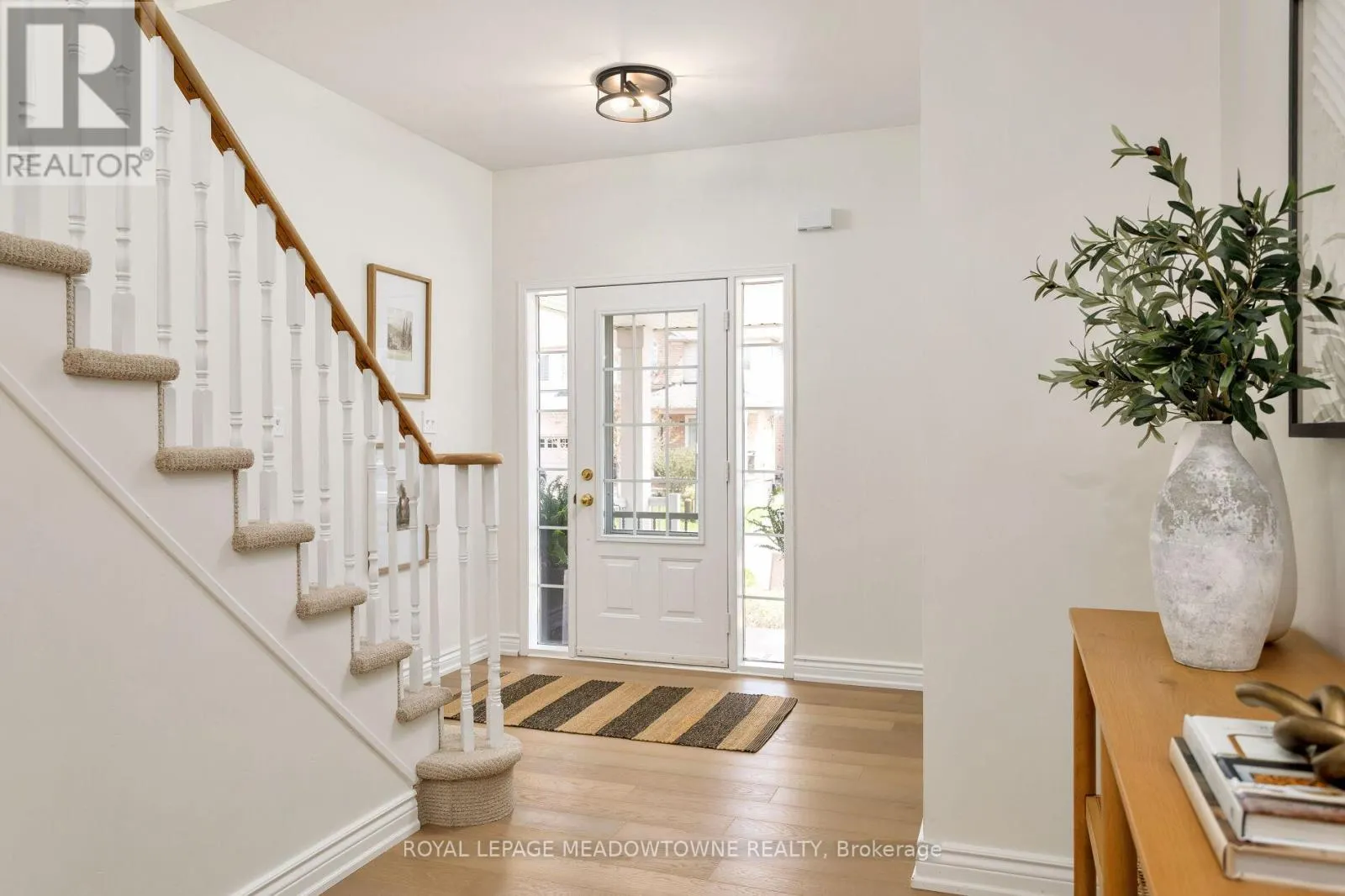 1083 EASTERBROOK CRESCENT