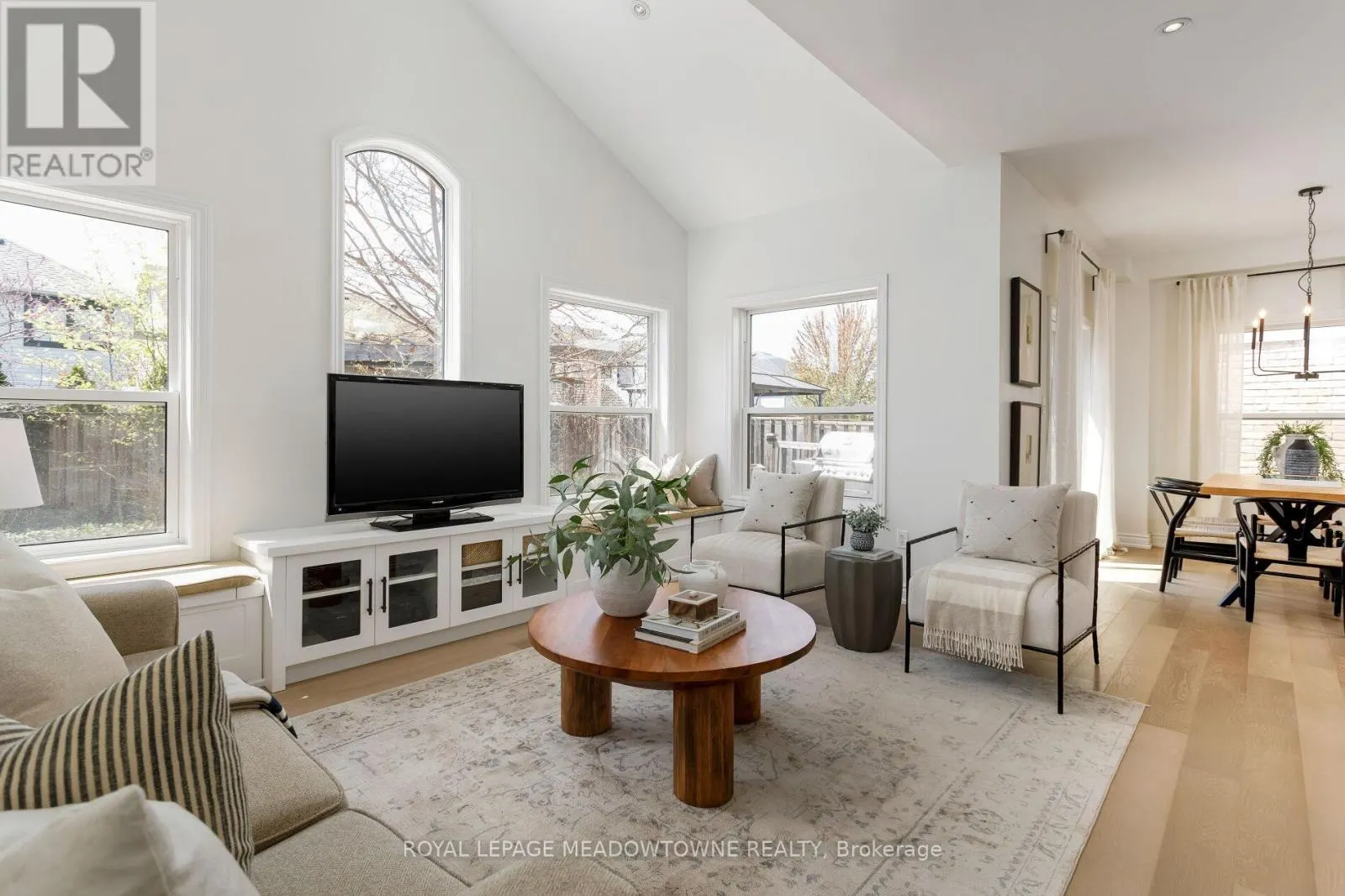 1083 EASTERBROOK CRESCENT
