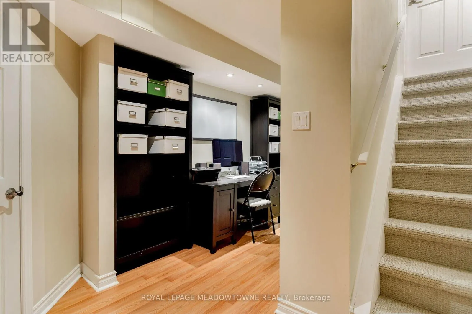 1083 EASTERBROOK CRESCENT