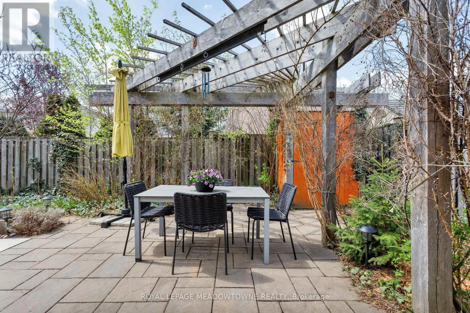 1083 EASTERBROOK CRESCENT