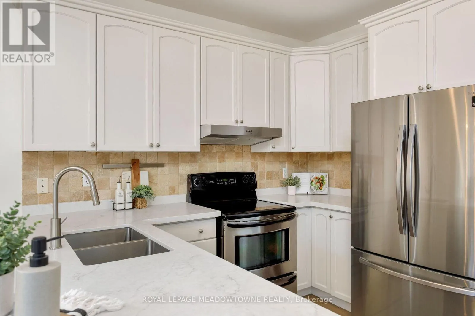 1083 EASTERBROOK CRESCENT