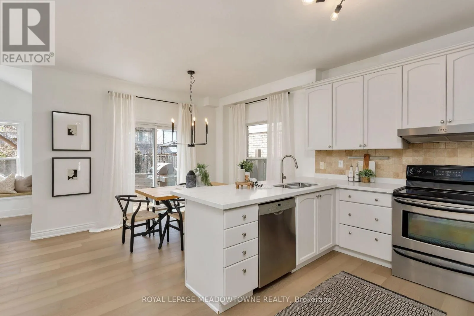 1083 EASTERBROOK CRESCENT