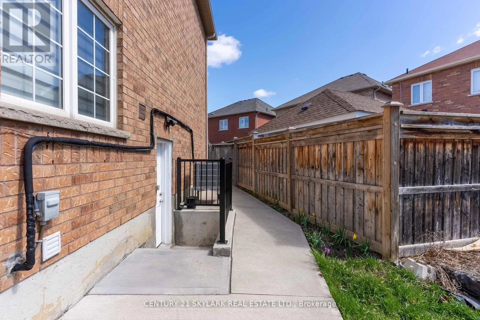 13 LEDGEROCK ROAD
