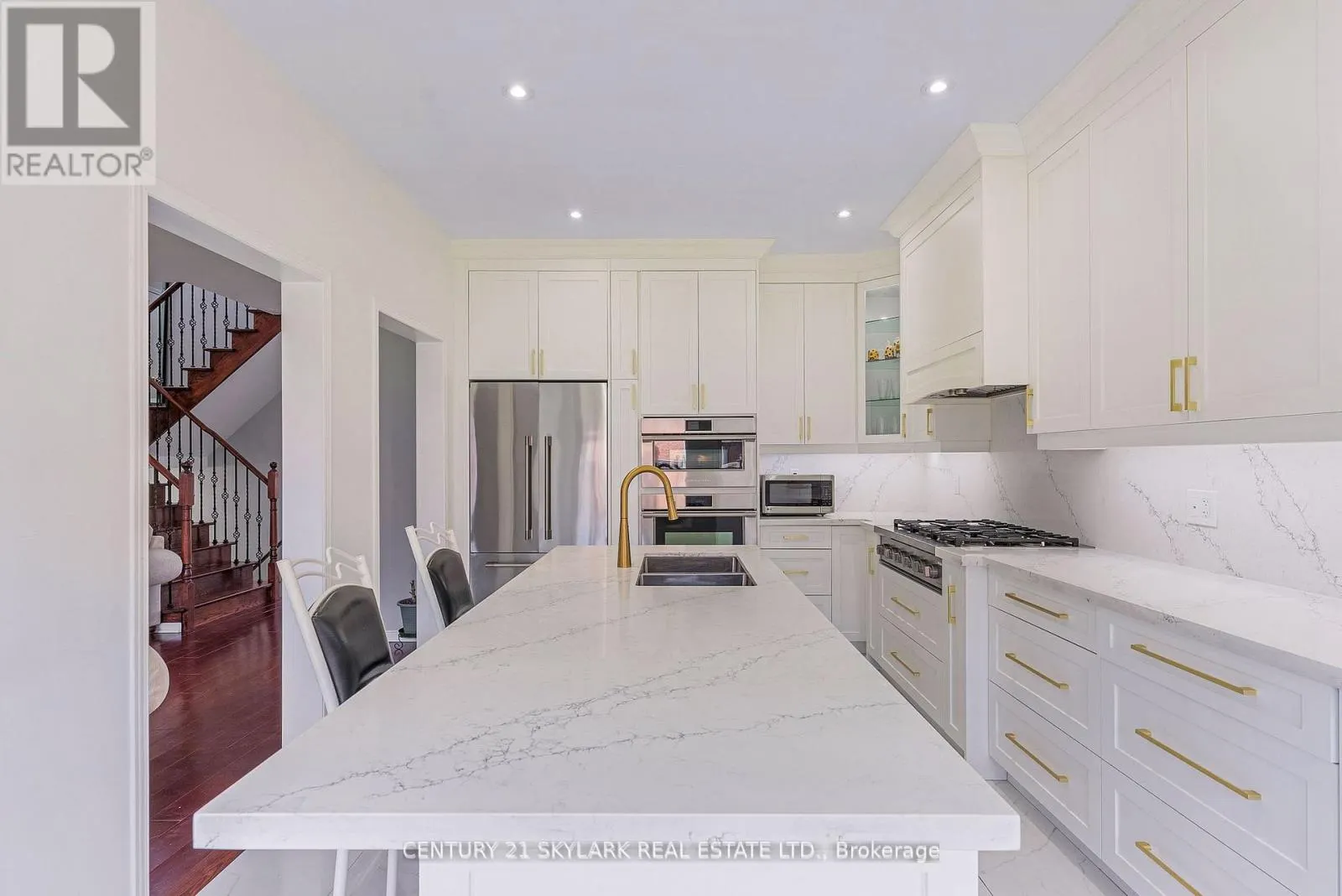 13 LEDGEROCK ROAD