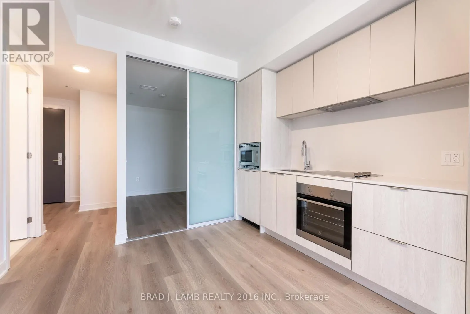 1010 - 86 DUNDAS STREET E
