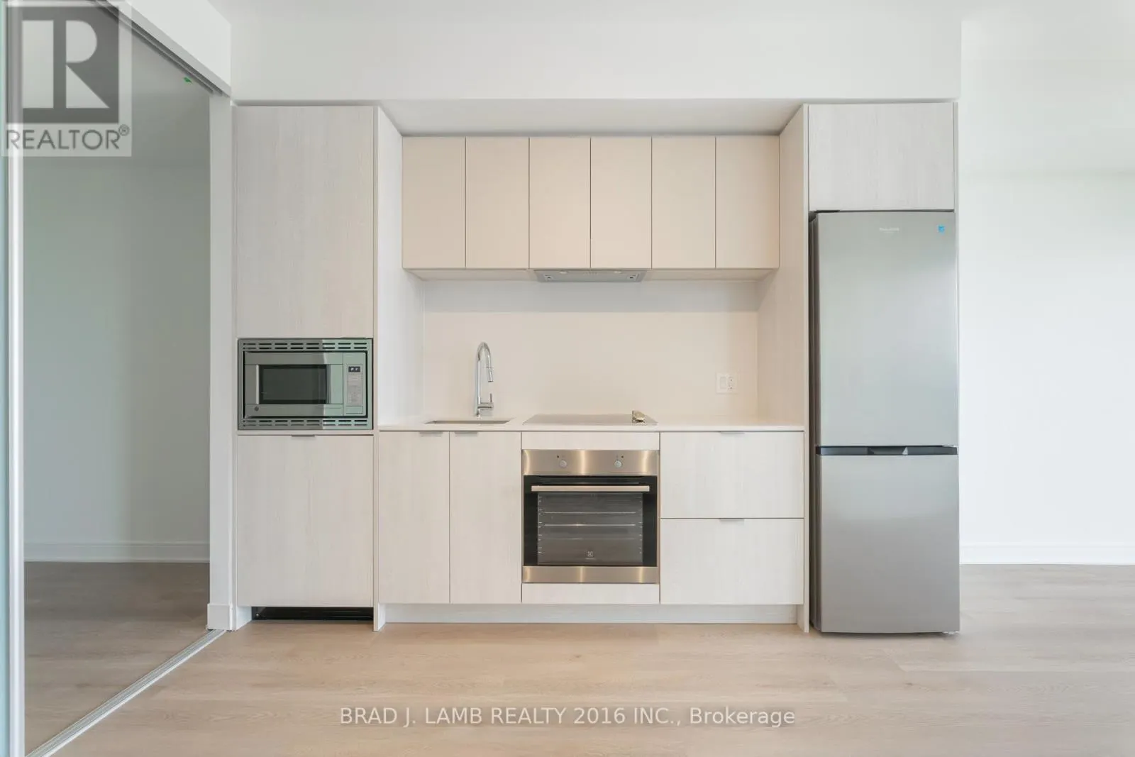 1010 - 86 DUNDAS STREET E