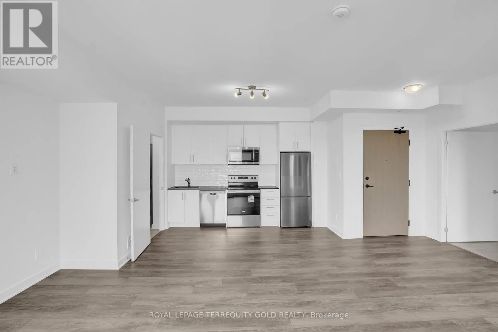 518 - 1440 CLARRIAGE COURT