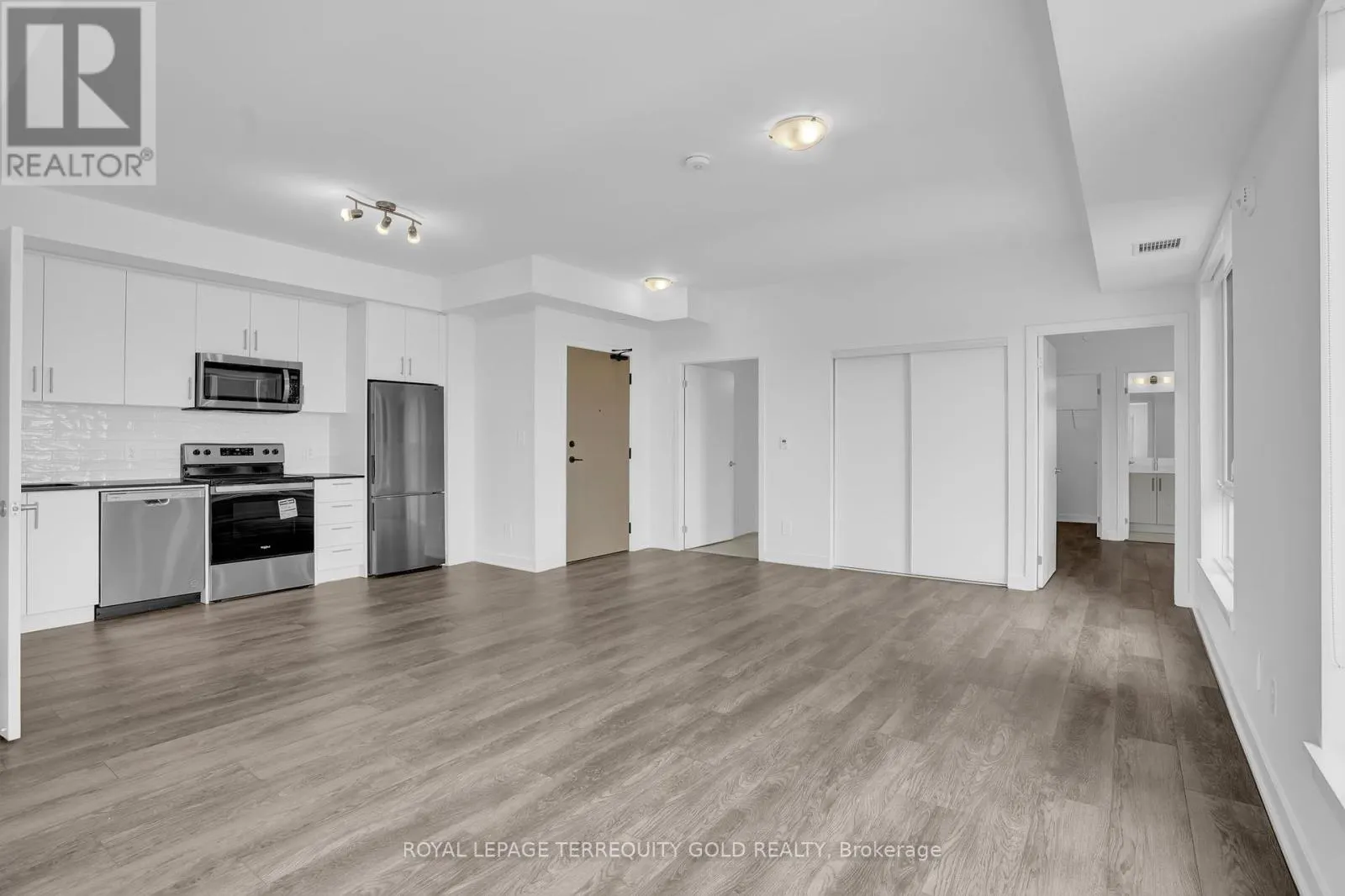 518 - 1440 CLARRIAGE COURT