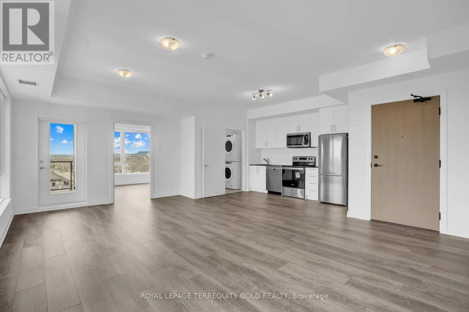 518 - 1440 CLARRIAGE COURT