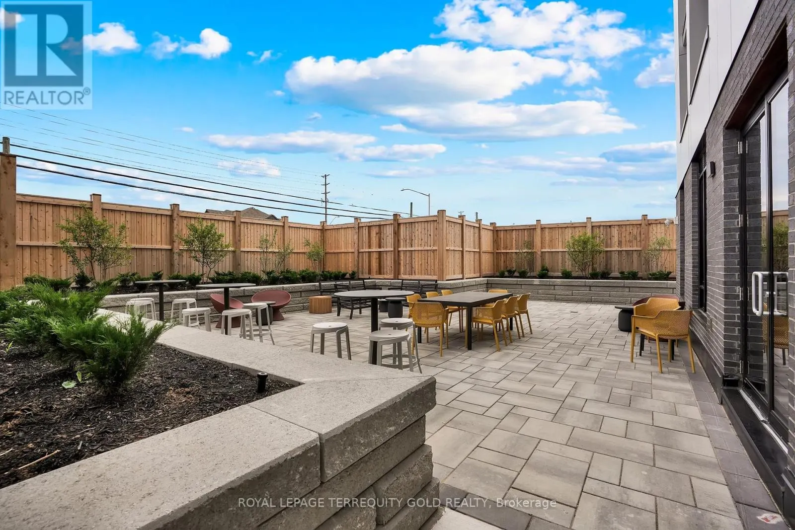 518 - 1440 CLARRIAGE COURT
