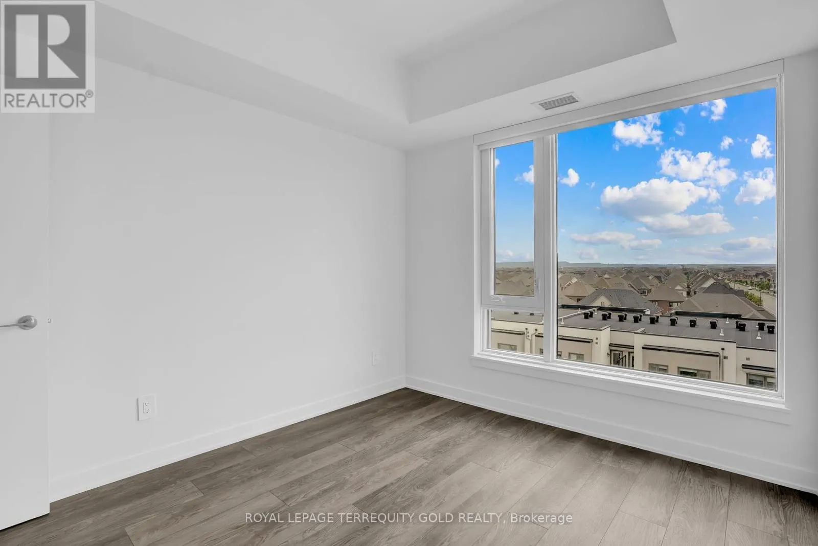 518 - 1440 CLARRIAGE COURT