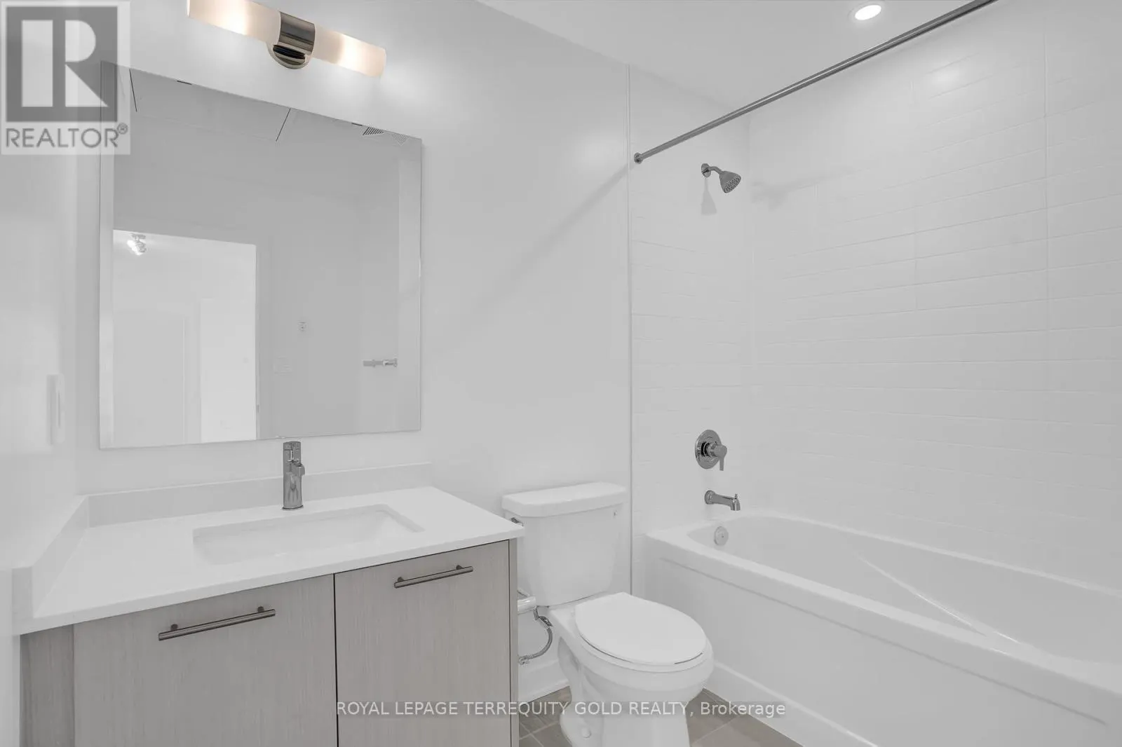 518 - 1440 CLARRIAGE COURT