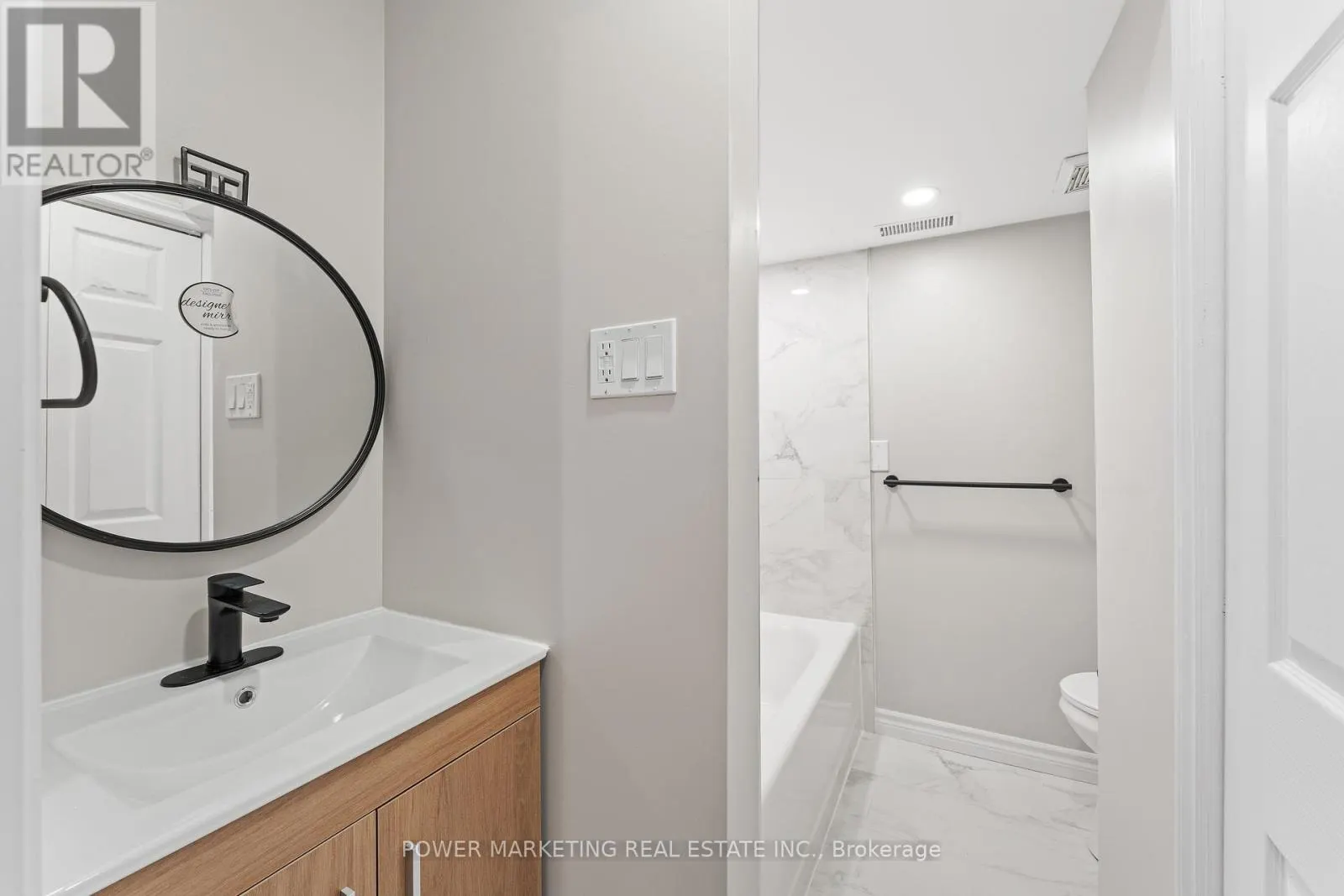 3 NEWBURY CRESCENT