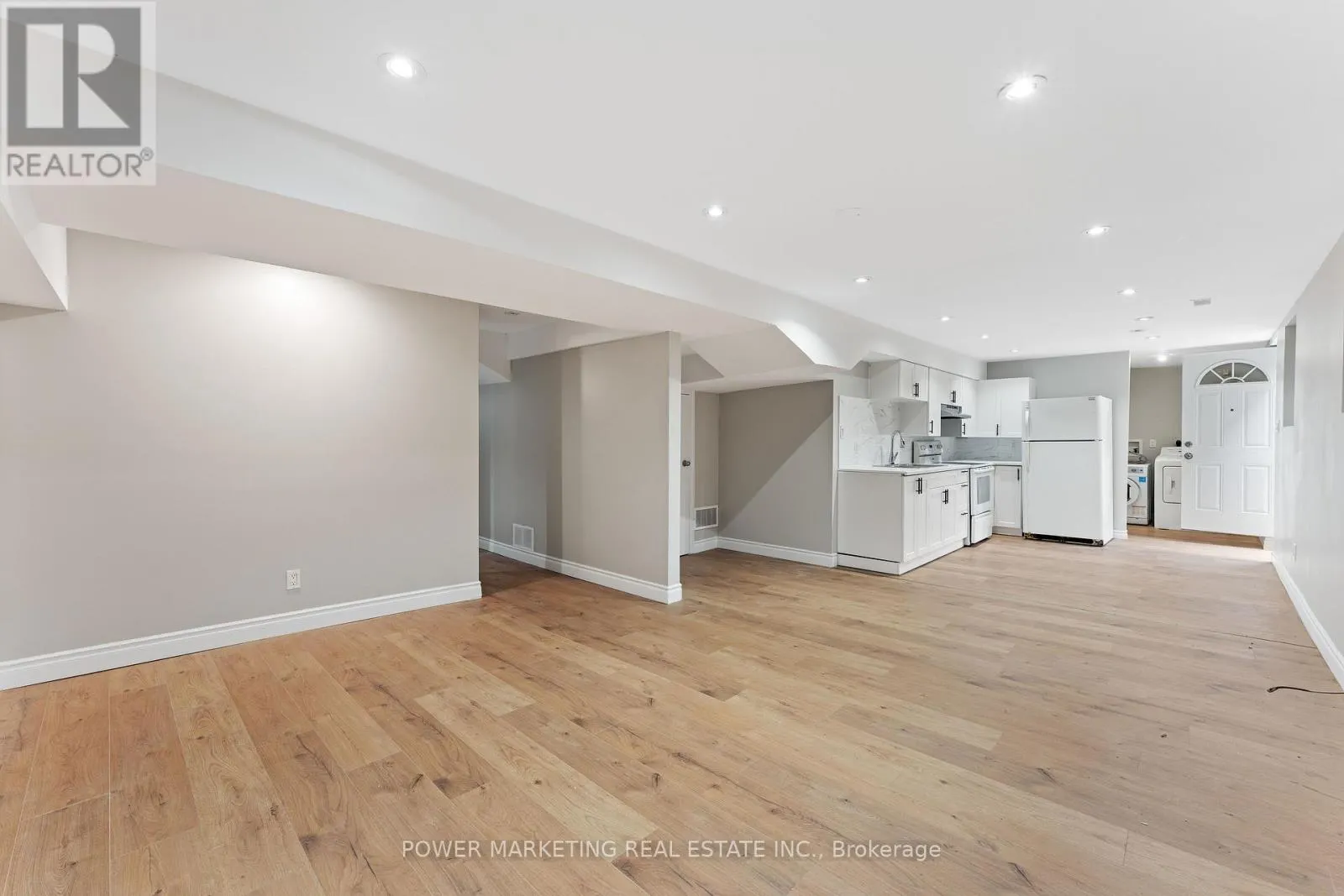 3 NEWBURY CRESCENT