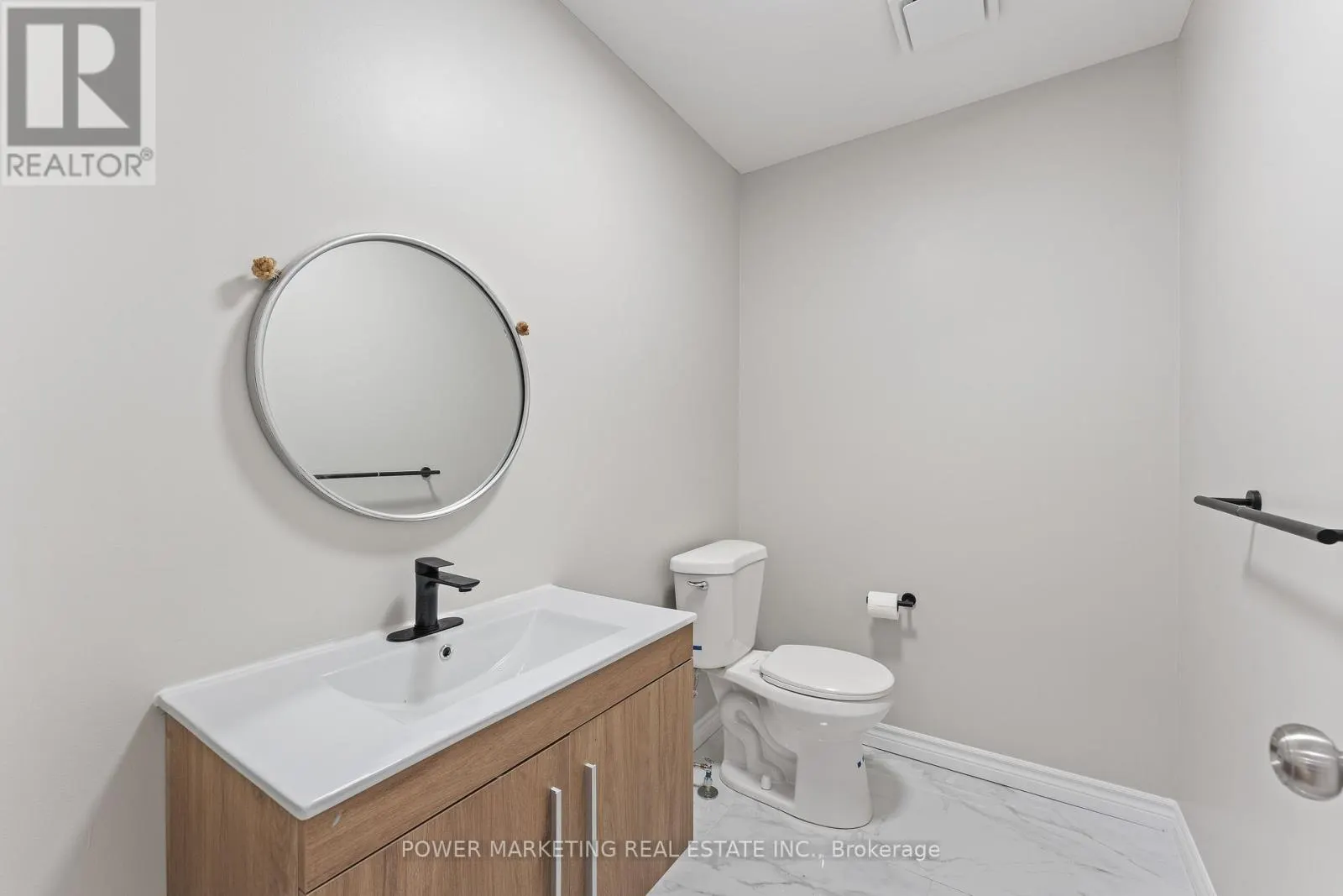 3 NEWBURY CRESCENT