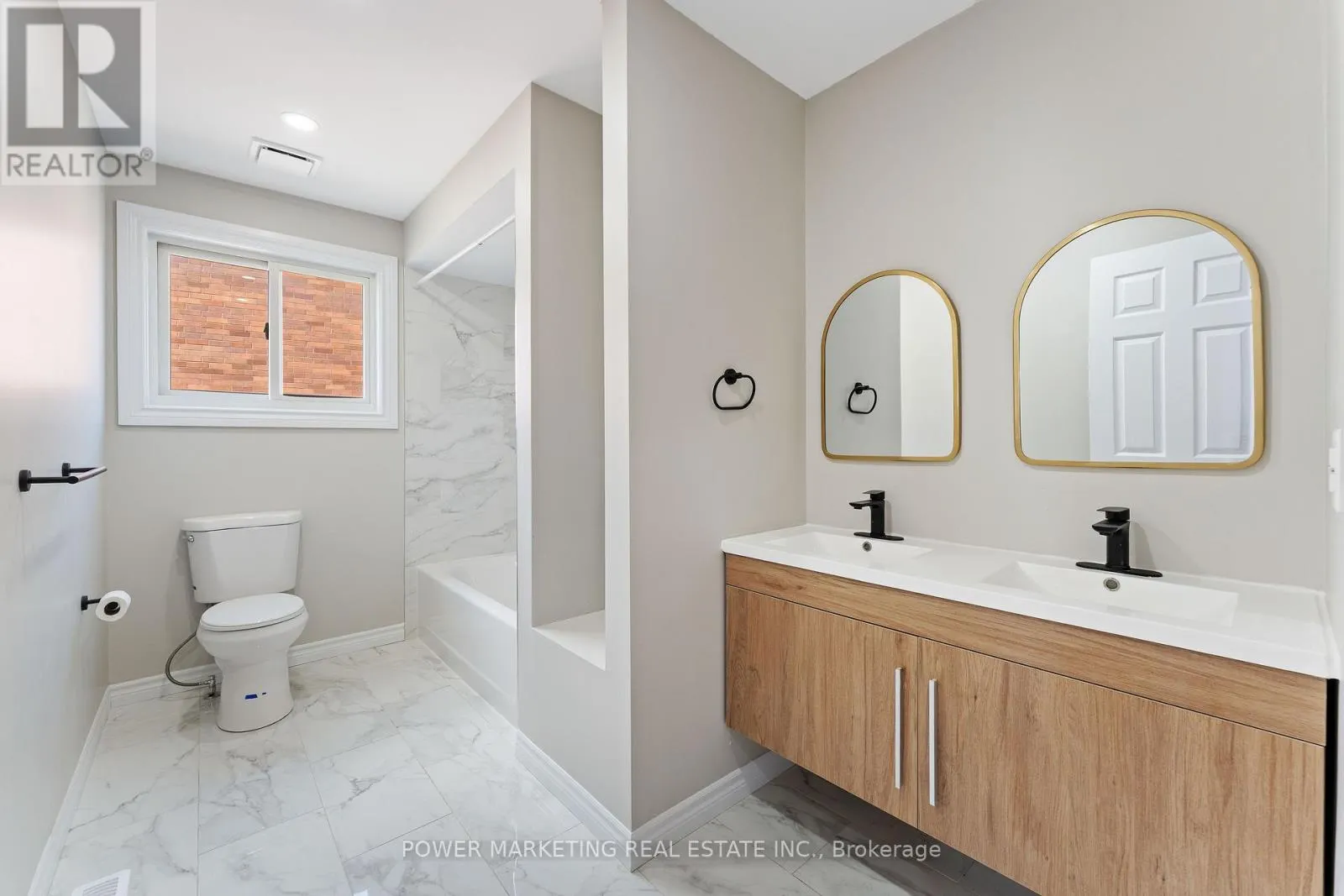 3 NEWBURY CRESCENT
