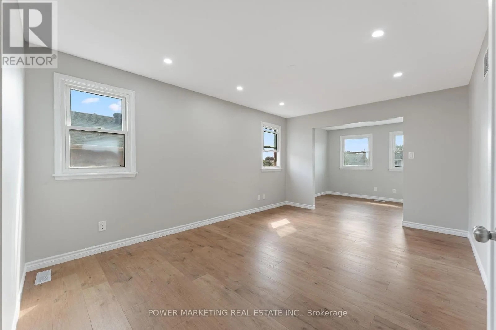 3 NEWBURY CRESCENT