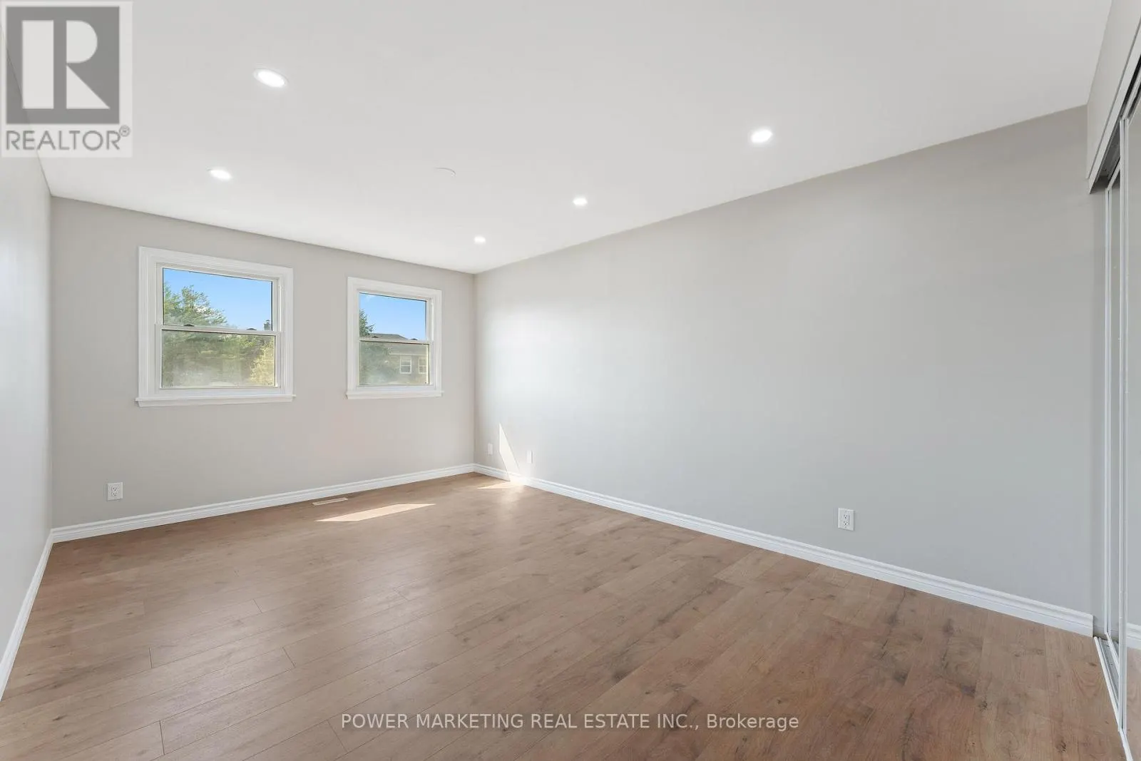 3 NEWBURY CRESCENT