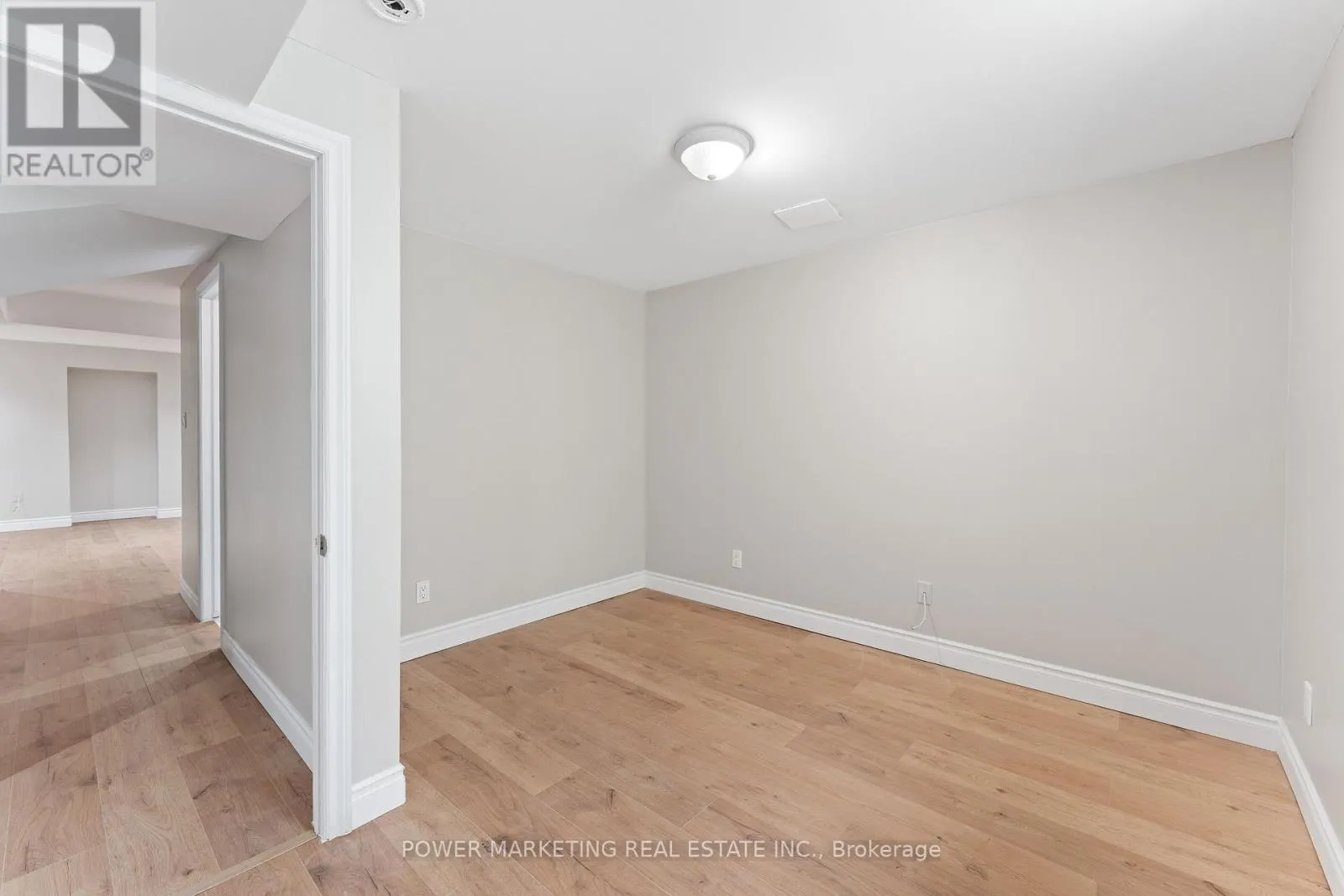 3 NEWBURY CRESCENT