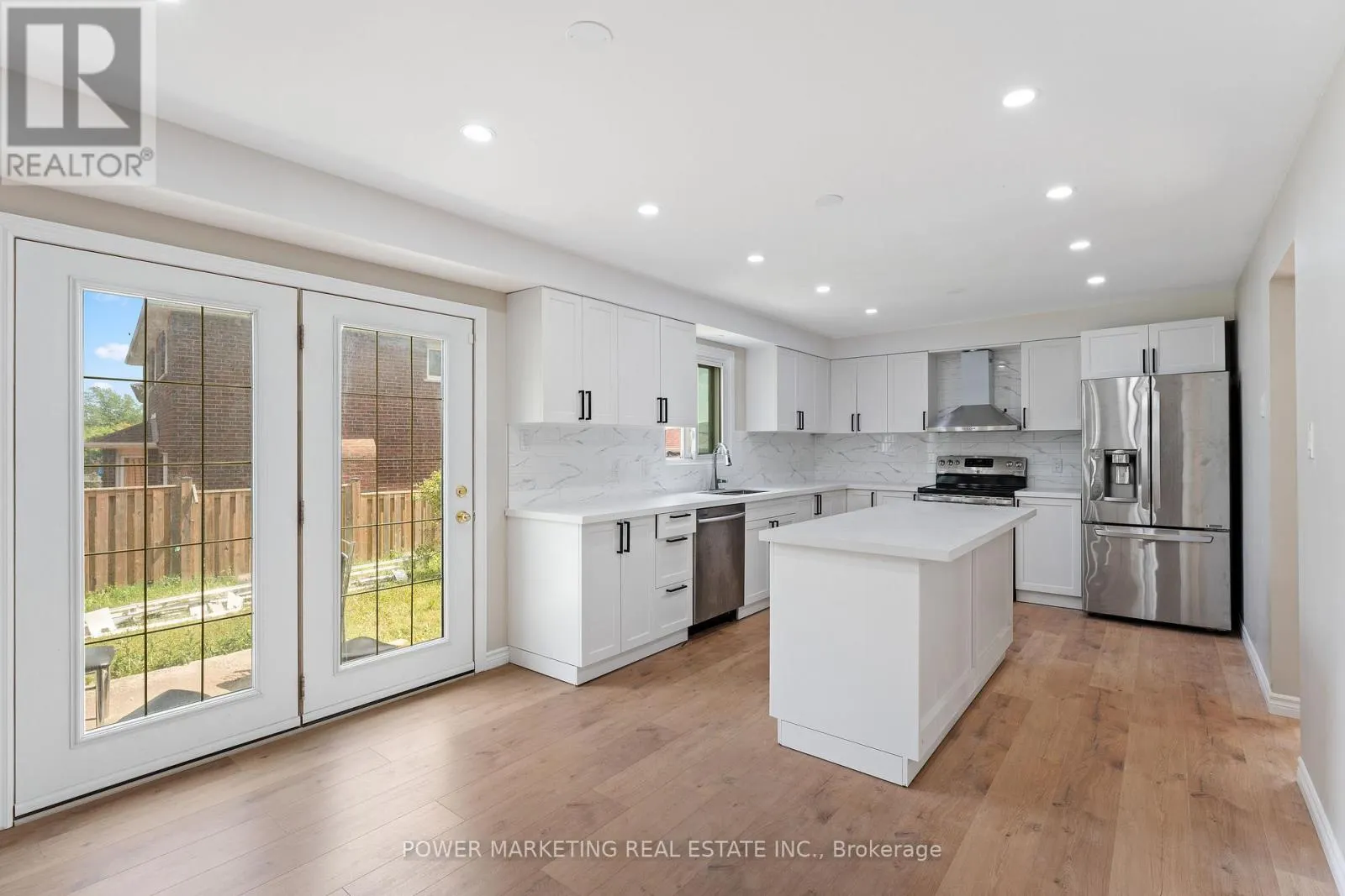 3 NEWBURY CRESCENT