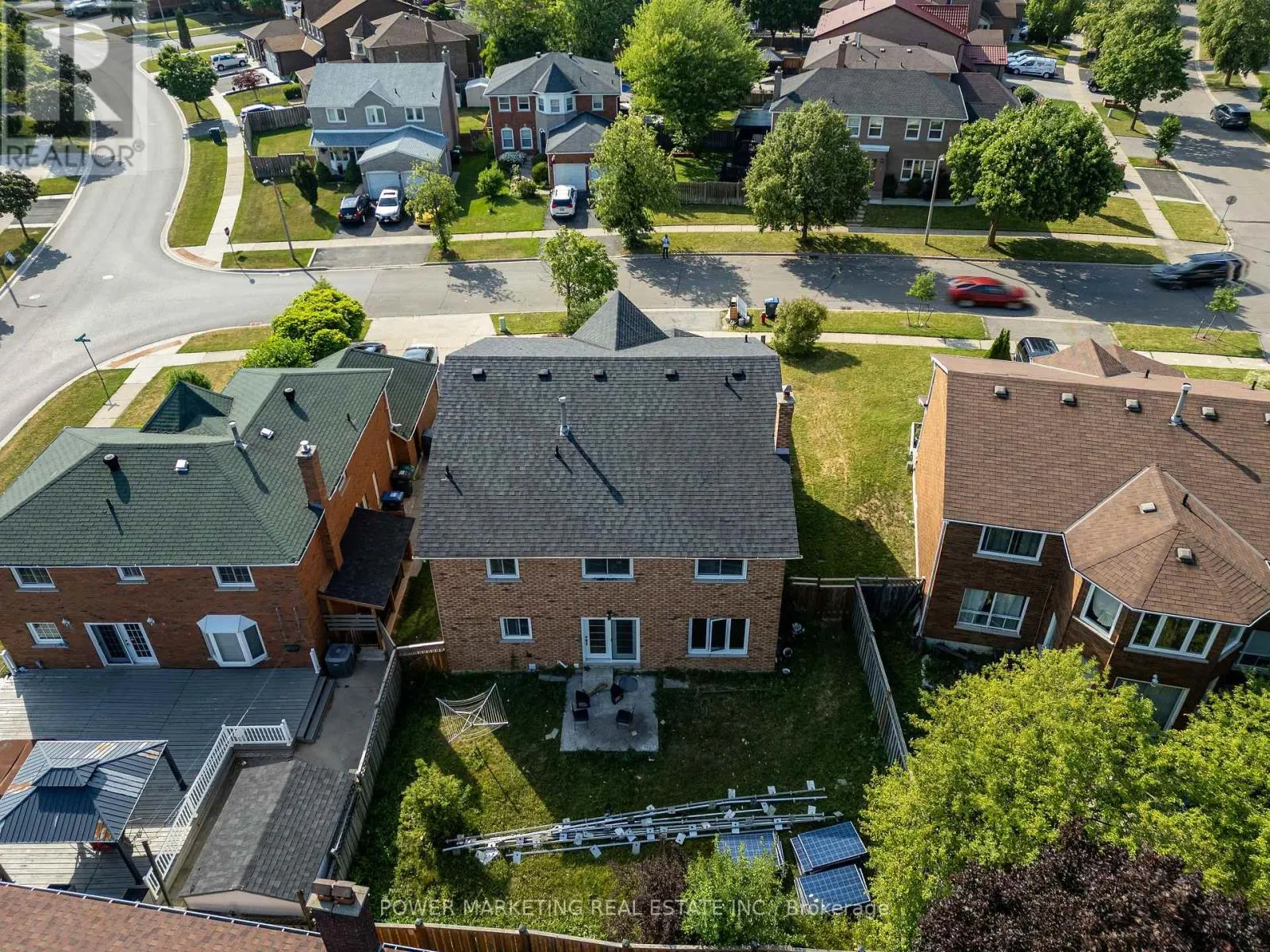 3 NEWBURY CRESCENT
