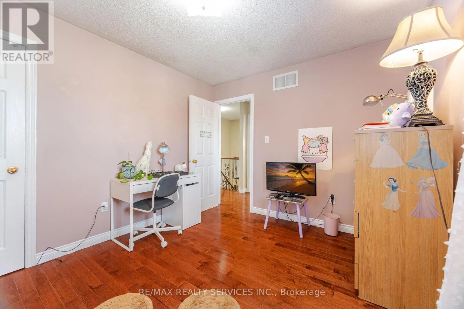 28 FALLSTAR CRESCENT