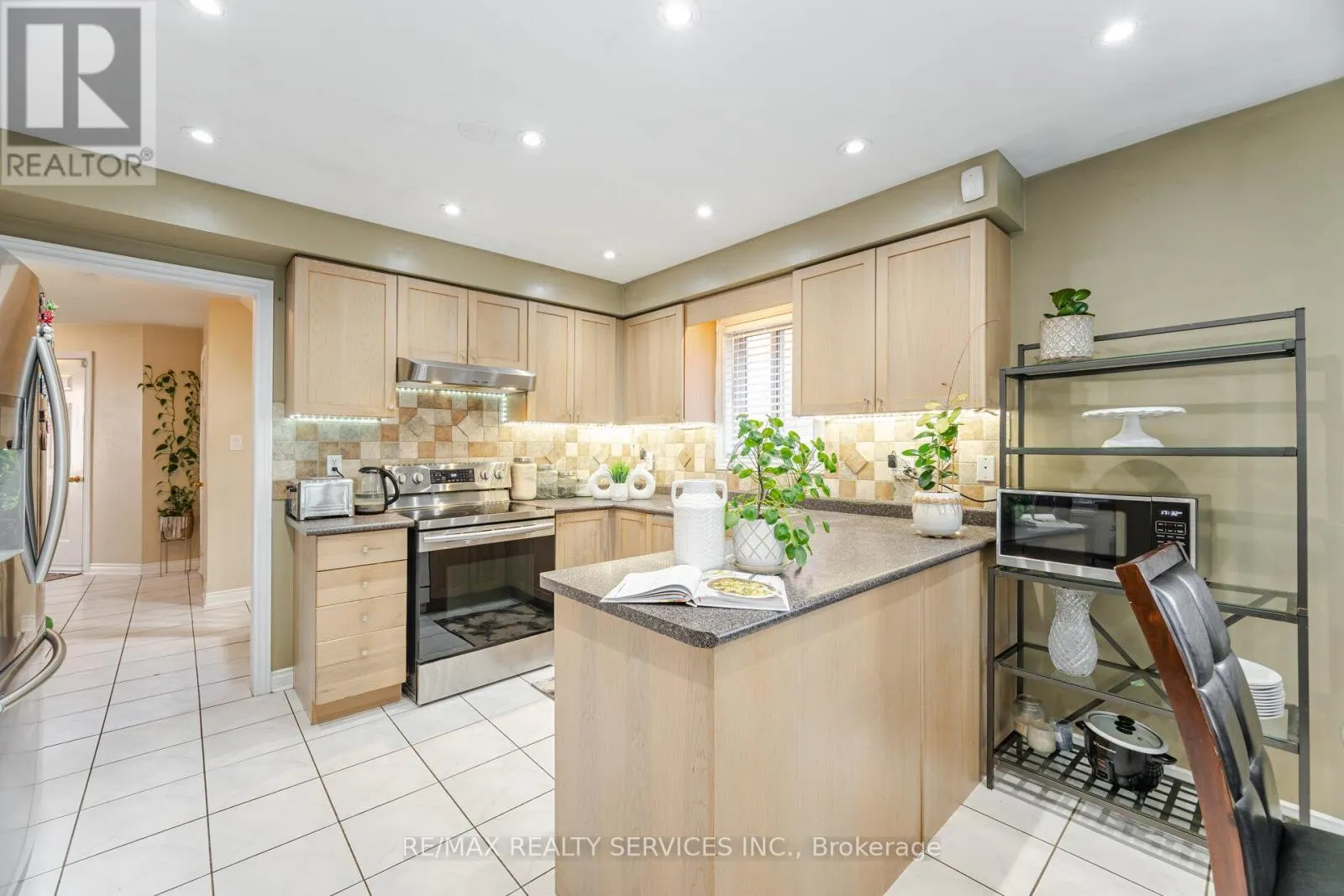 28 FALLSTAR CRESCENT