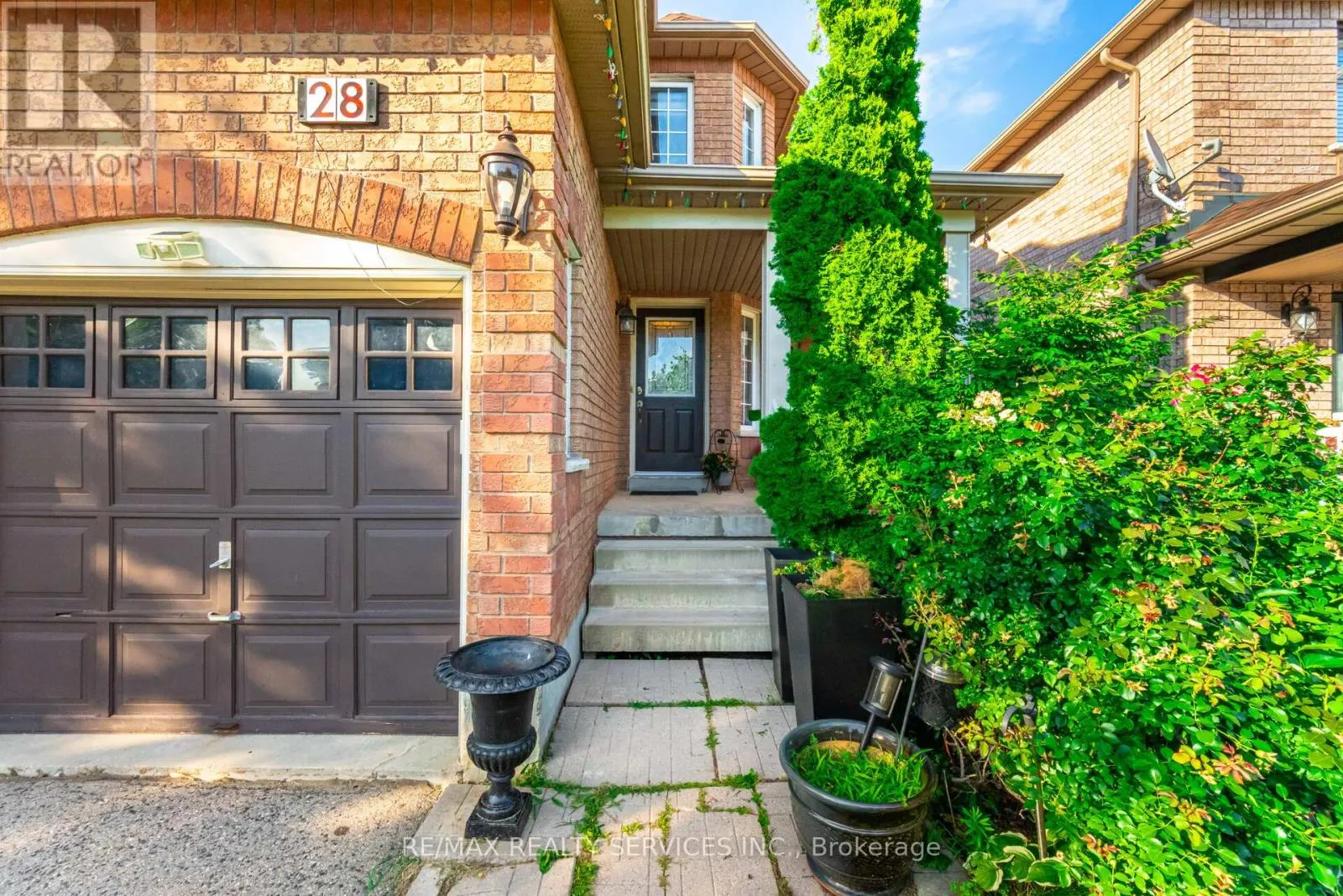 28 FALLSTAR CRESCENT