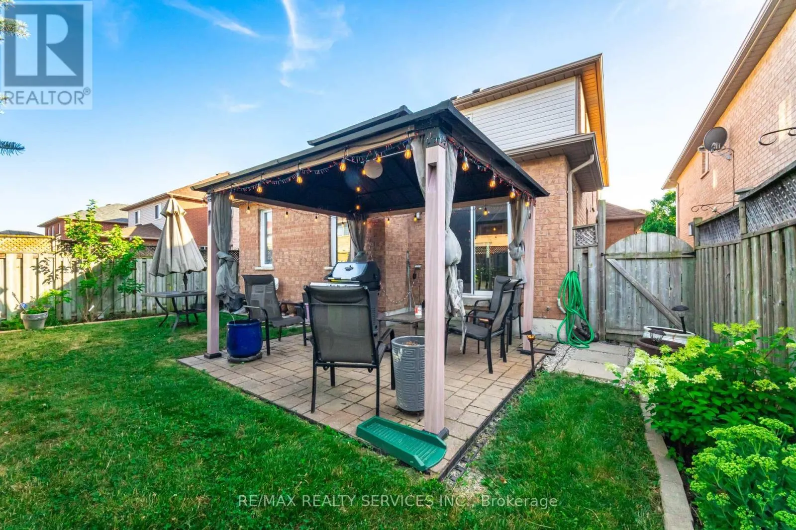 28 FALLSTAR CRESCENT