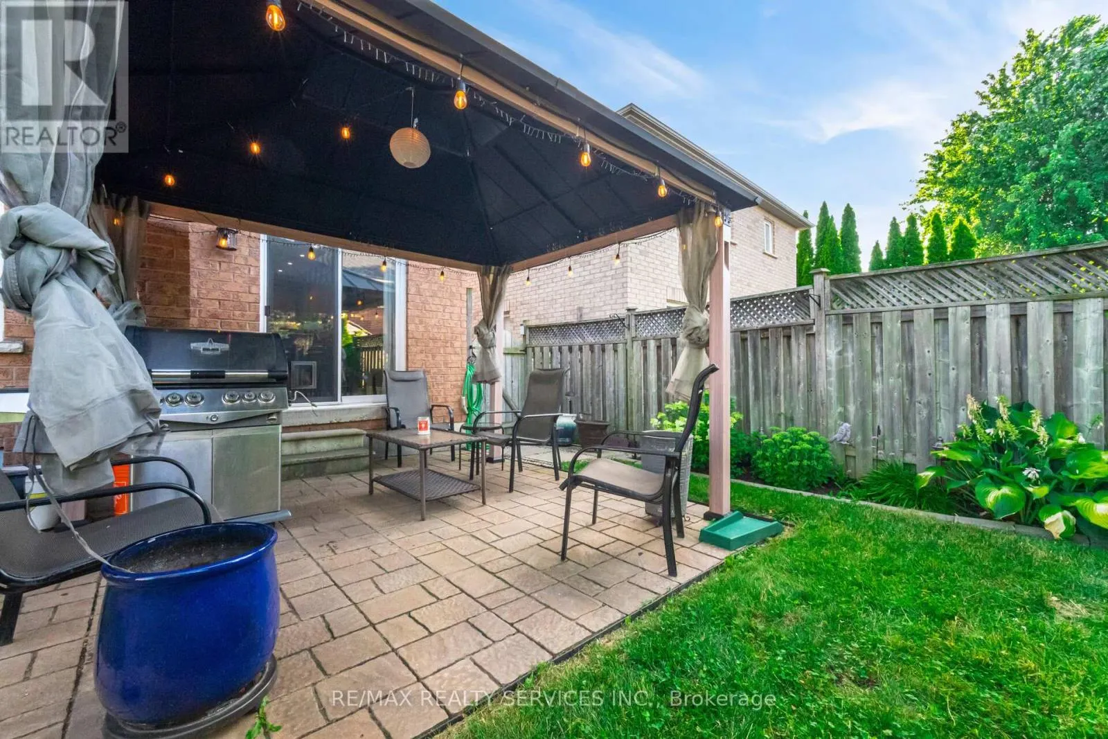 28 FALLSTAR CRESCENT