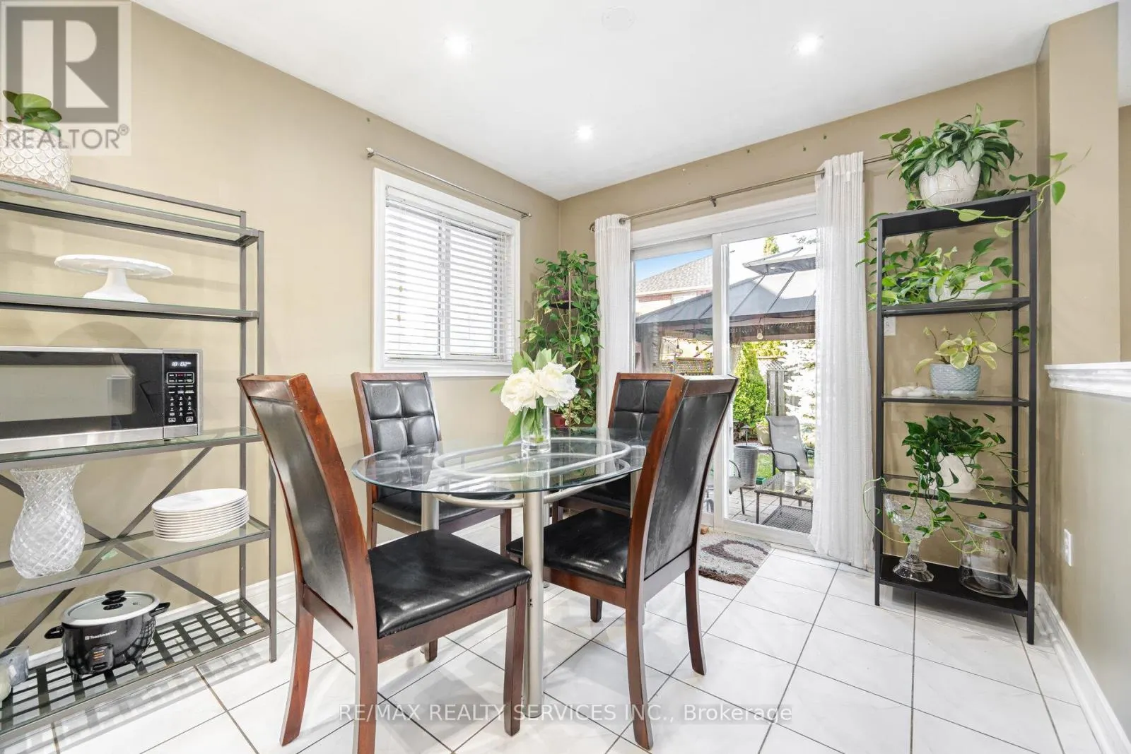 28 FALLSTAR CRESCENT